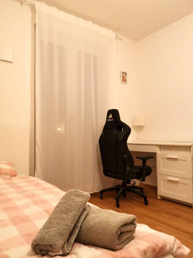 Gemuetliches Privatzimmer In Geraeumiger Gemeinschaftswohnung ドレスデン エクステリア 写真
