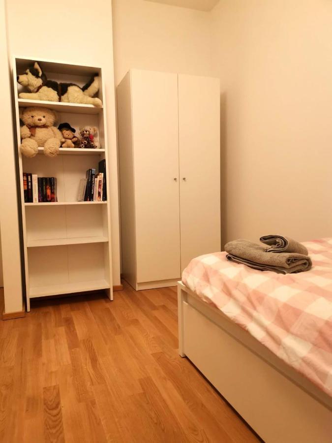 Gemuetliches Privatzimmer In Geraeumiger Gemeinschaftswohnung ドレスデン エクステリア 写真
